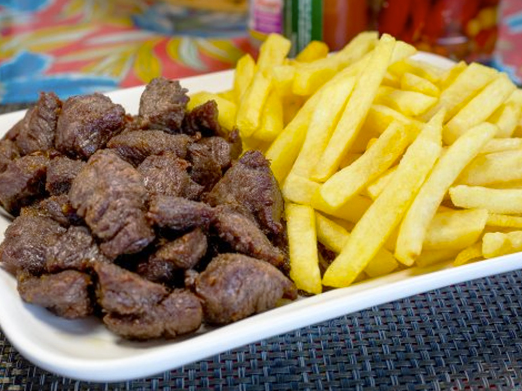 Batata Frita com Carne do Sol